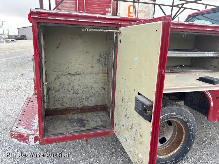 image for item FG2594 2006 Ford F350 Super Duty XL utility bed pickup truck