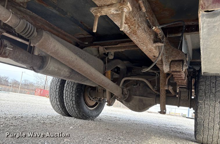 image for item FG2594 2006 Ford F350 Super Duty XL utility bed pickup truck