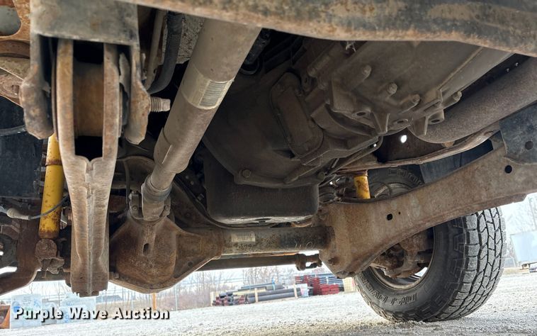 image for item FG2594 2006 Ford F350 Super Duty XL utility bed pickup truck