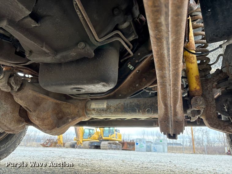 image for item FG2594 2006 Ford F350 Super Duty XL utility bed pickup truck