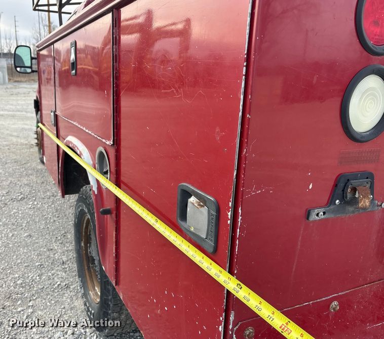 image for item FG2594 2006 Ford F350 Super Duty XL utility bed pickup truck