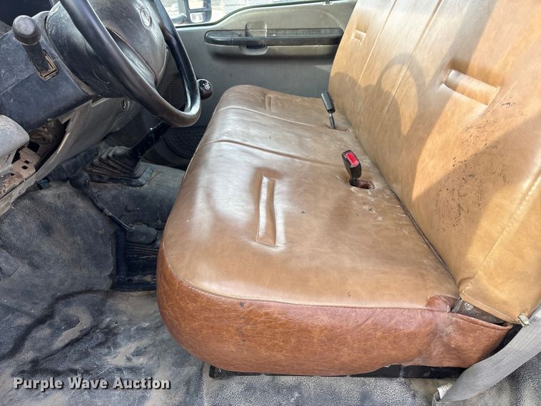 image for item FG2594 2006 Ford F350 Super Duty XL utility bed pickup truck