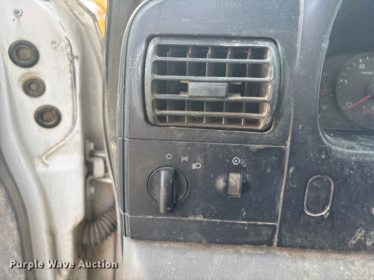 image for item FG2594 2006 Ford F350 Super Duty XL utility bed pickup truck