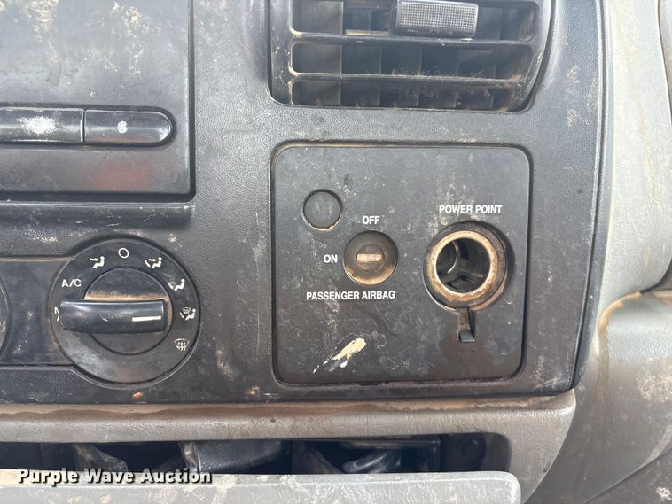 image for item FG2594 2006 Ford F350 Super Duty XL utility bed pickup truck