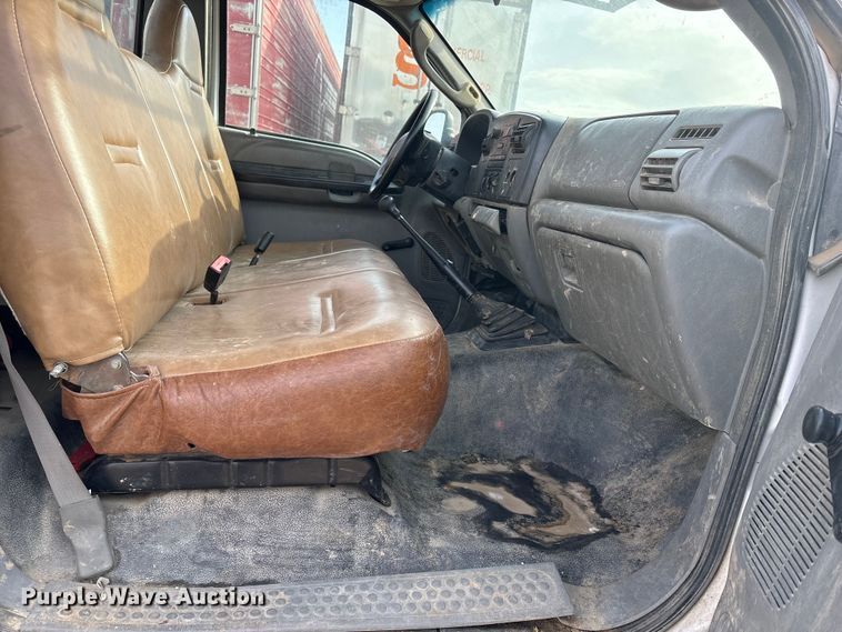 image for item FG2594 2006 Ford F350 Super Duty XL utility bed pickup truck