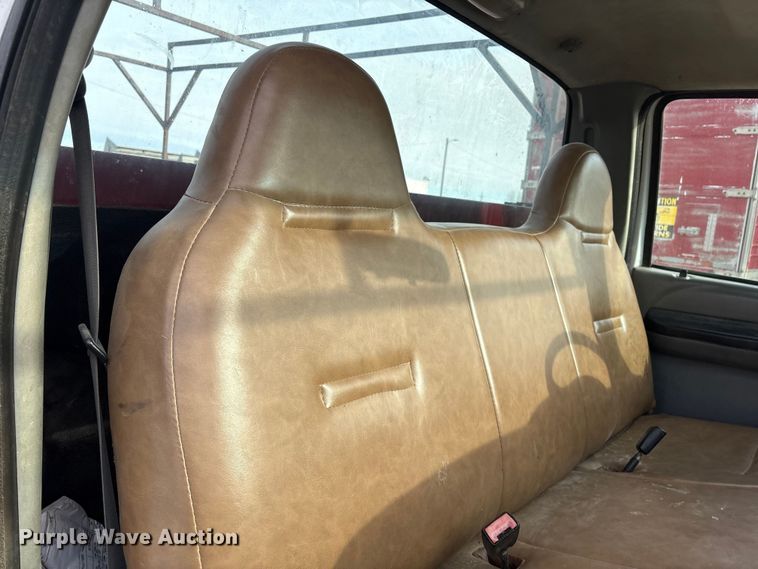 image for item FG2594 2006 Ford F350 Super Duty XL utility bed pickup truck