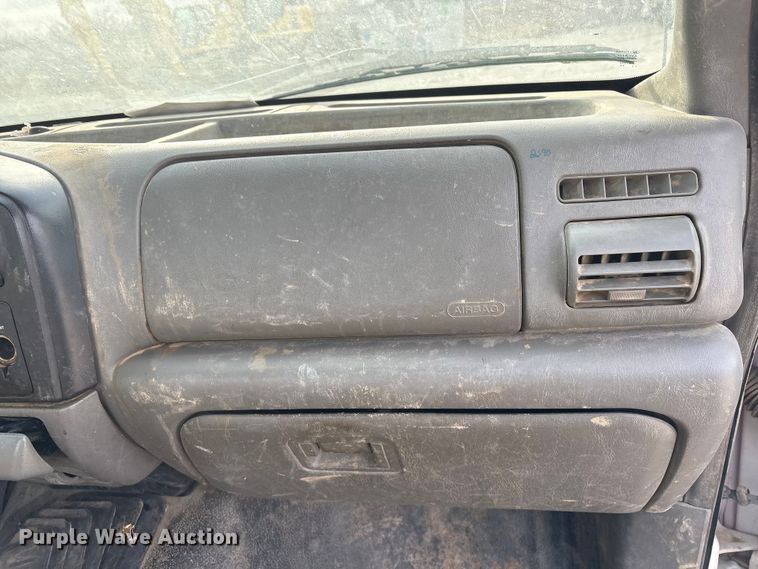 image for item FG2594 2006 Ford F350 Super Duty XL utility bed pickup truck