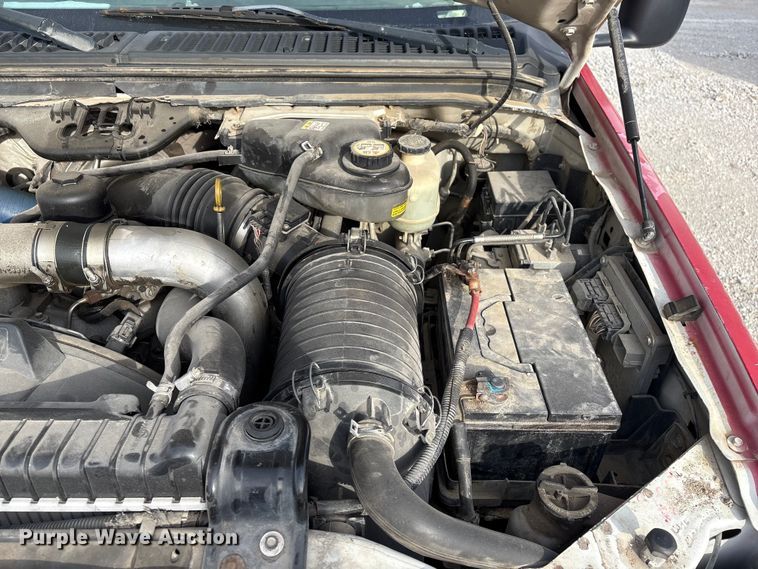 image for item FG2594 2006 Ford F350 Super Duty XL utility bed pickup truck