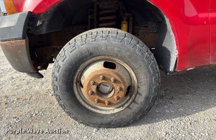 image for item FG2594 2006 Ford F350 Super Duty XL utility bed pickup truck