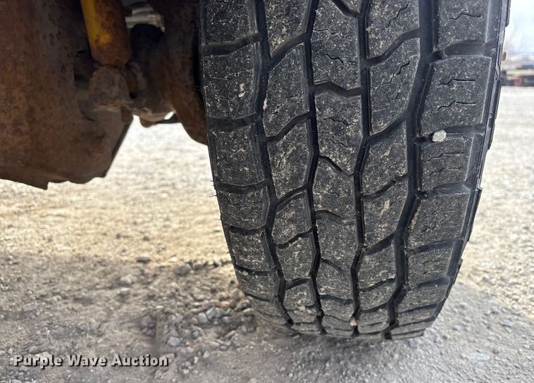 image for item FG2594 2006 Ford F350 Super Duty XL utility bed pickup truck