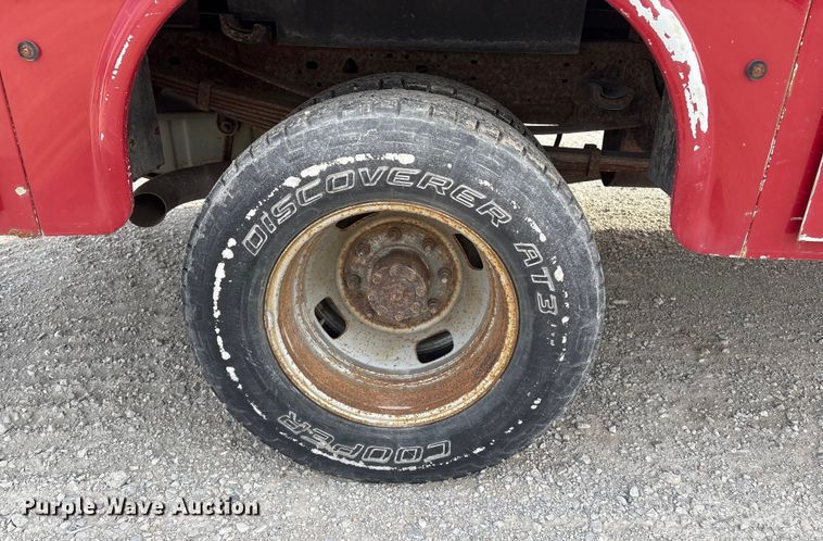 image for item FG2594 2006 Ford F350 Super Duty XL utility bed pickup truck