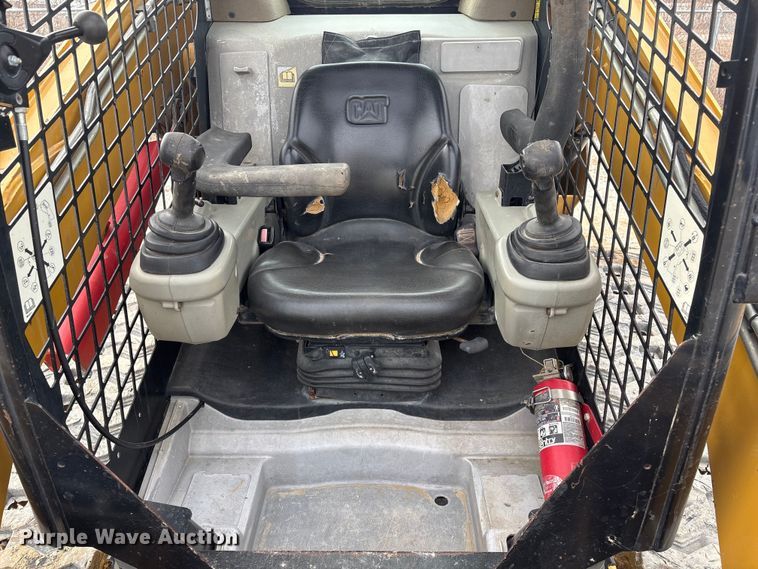 image for item FG2595 2012 Caterpillar 289C tracked skid steer loader