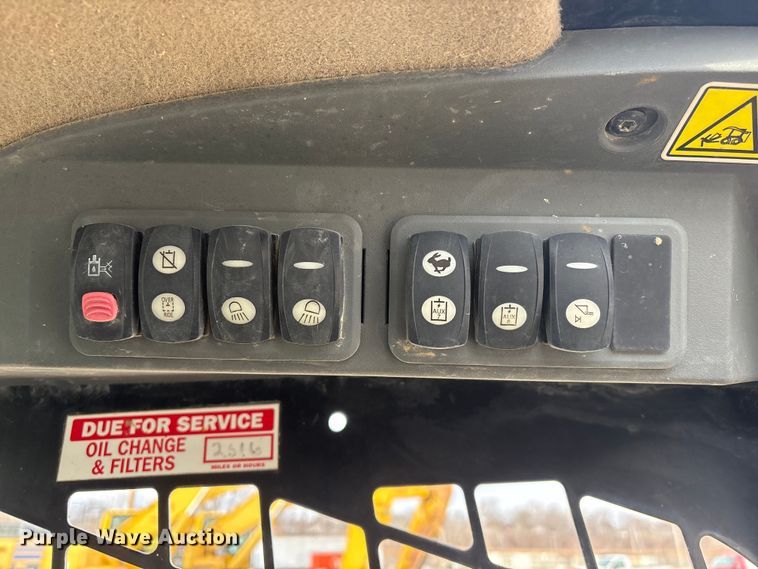 image for item FG2595 2012 Caterpillar 289C tracked skid steer loader