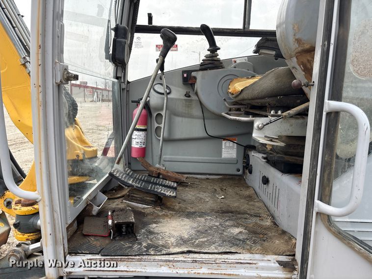 image for item FG2596 2009 Gehl G8003RD mini excavator