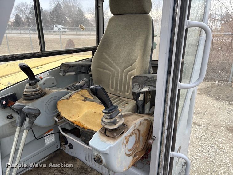 image for item FG2596 2009 Gehl G8003RD mini excavator