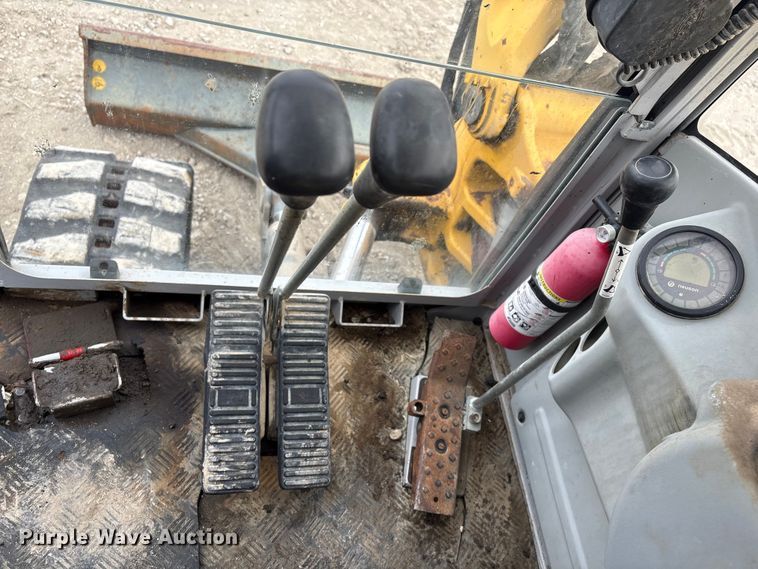 image for item FG2596 2009 Gehl G8003RD mini excavator