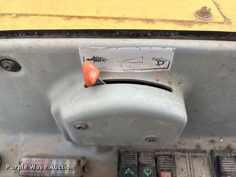 image for item FG2596 2009 Gehl G8003RD mini excavator