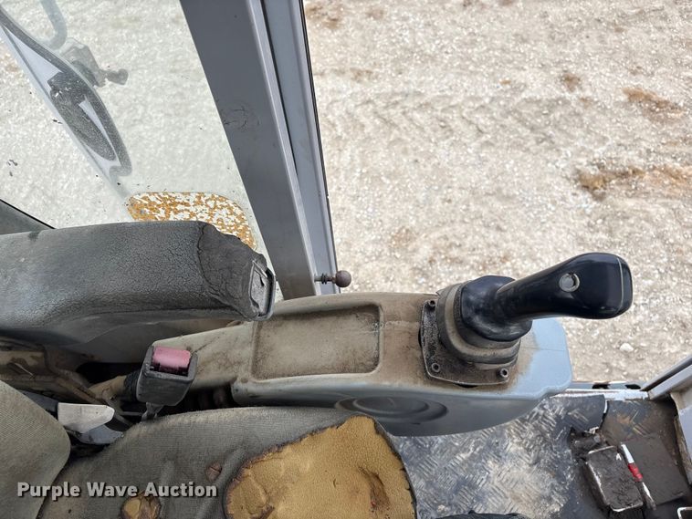 image for item FG2596 2009 Gehl G8003RD mini excavator