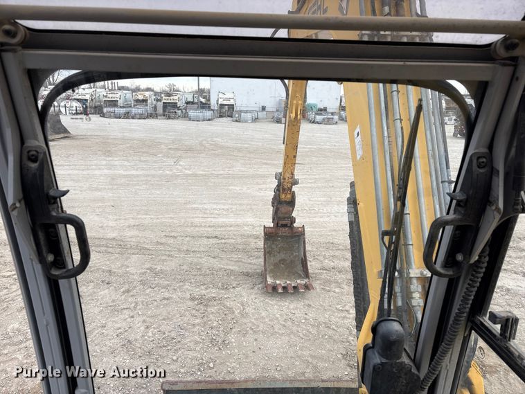 image for item FG2596 2009 Gehl G8003RD mini excavator