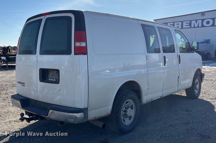 image for item FG2601 2012 Chevrolet Express 3500 van
