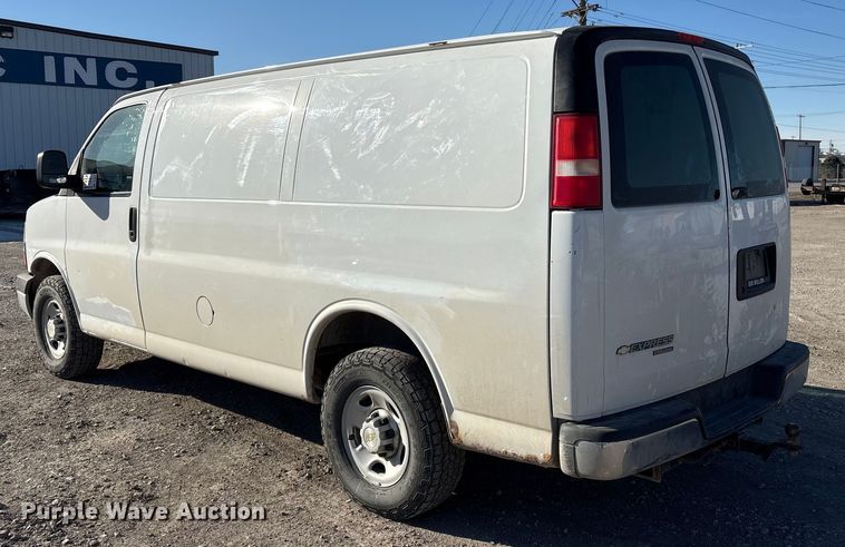 image for item FG2601 2012 Chevrolet Express 3500 van