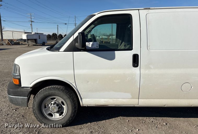 image for item FG2601 2012 Chevrolet Express 3500 van