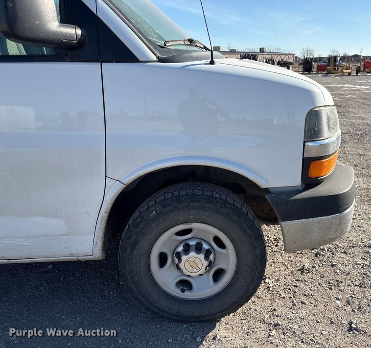 image for item FG2601 2012 Chevrolet Express 3500 van