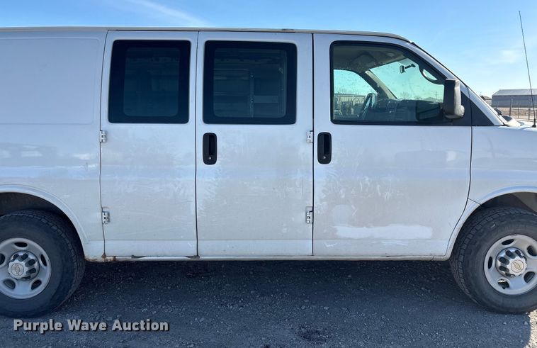 image for item FG2601 2012 Chevrolet Express 3500 van