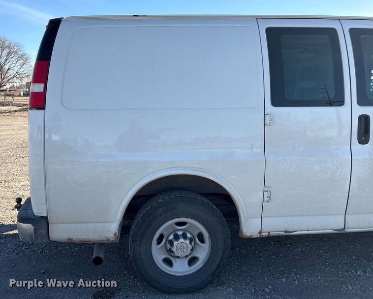 image for item FG2601 2012 Chevrolet Express 3500 van