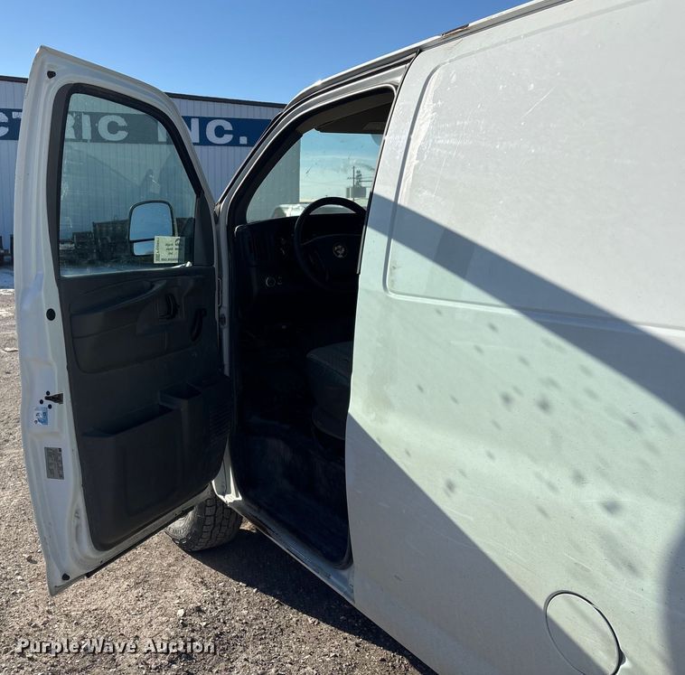 image for item FG2601 2012 Chevrolet Express 3500 van