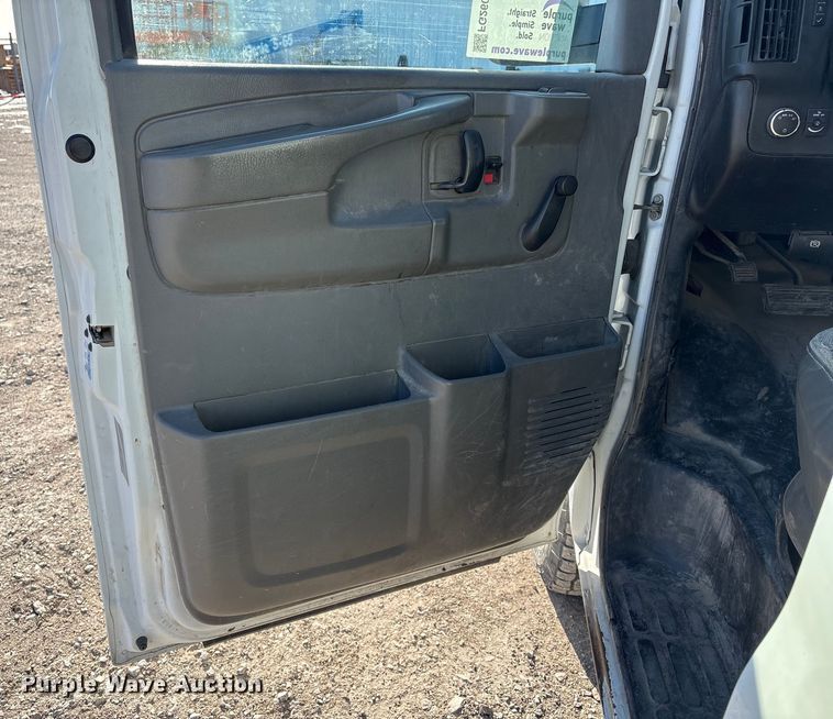 image for item FG2601 2012 Chevrolet Express 3500 van