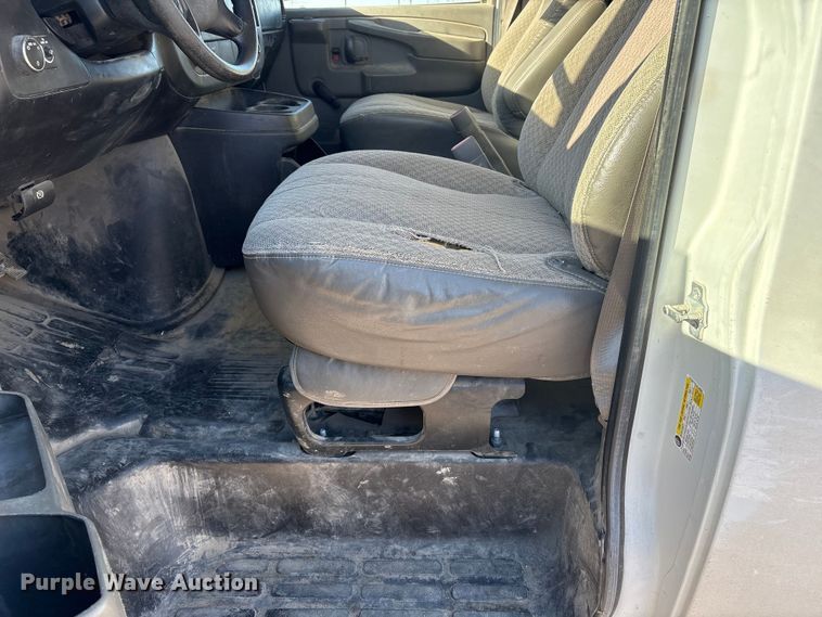 image for item FG2601 2012 Chevrolet Express 3500 van