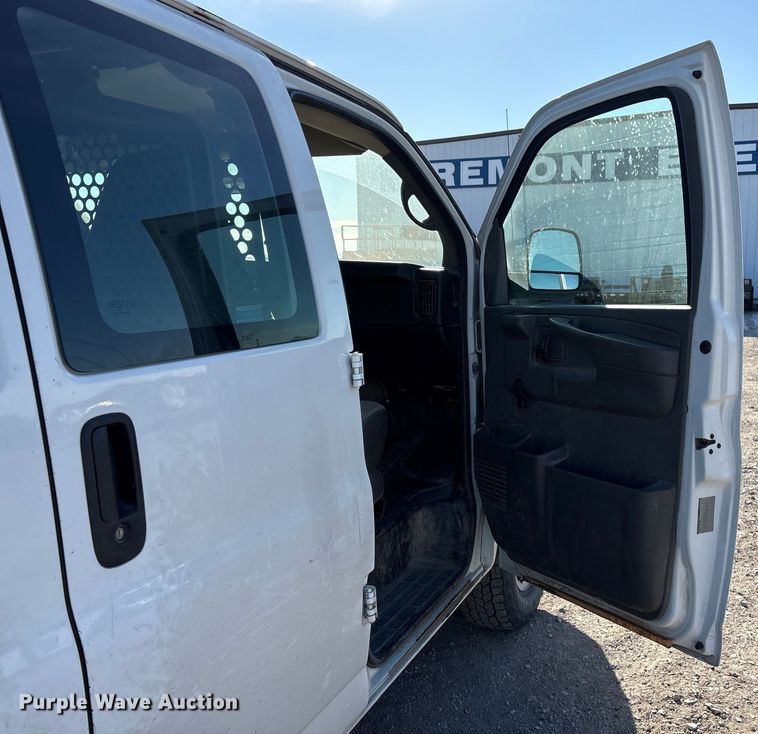 image for item FG2601 2012 Chevrolet Express 3500 van