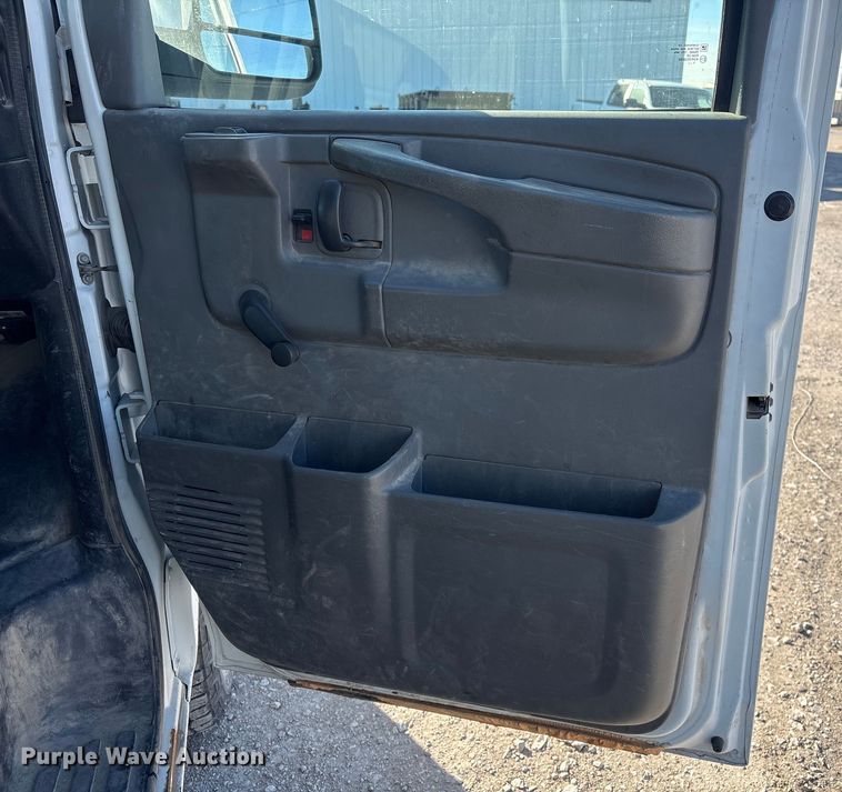 image for item FG2601 2012 Chevrolet Express 3500 van