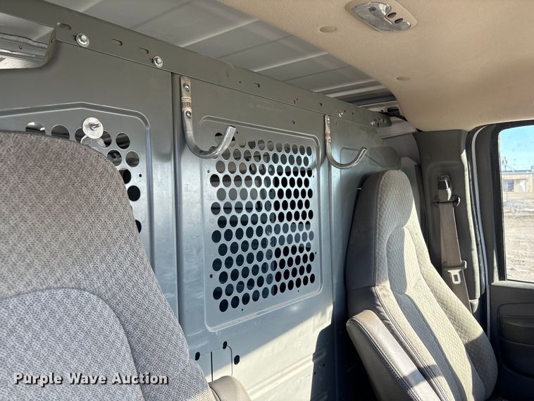 image for item FG2601 2012 Chevrolet Express 3500 van