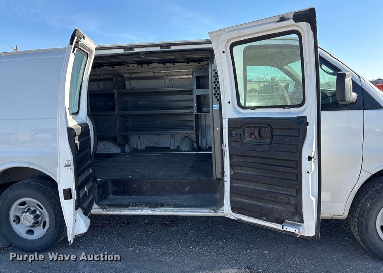 image for item FG2601 2012 Chevrolet Express 3500 van