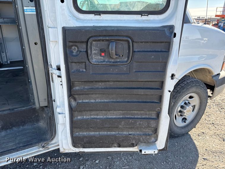 image for item FG2601 2012 Chevrolet Express 3500 van