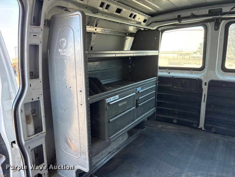 image for item FG2601 2012 Chevrolet Express 3500 van