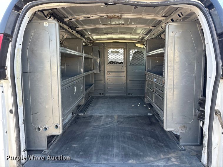 image for item FG2601 2012 Chevrolet Express 3500 van