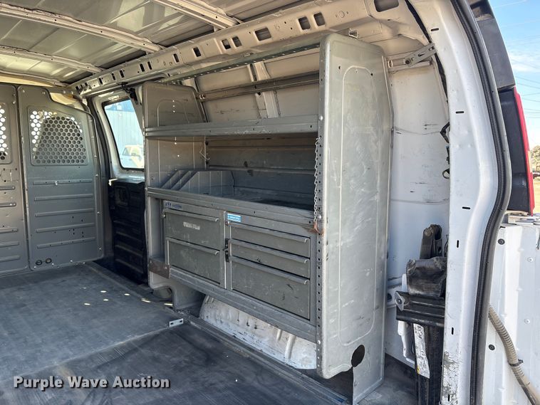 image for item FG2601 2012 Chevrolet Express 3500 van