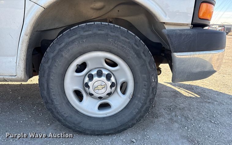 image for item FG2601 2012 Chevrolet Express 3500 van