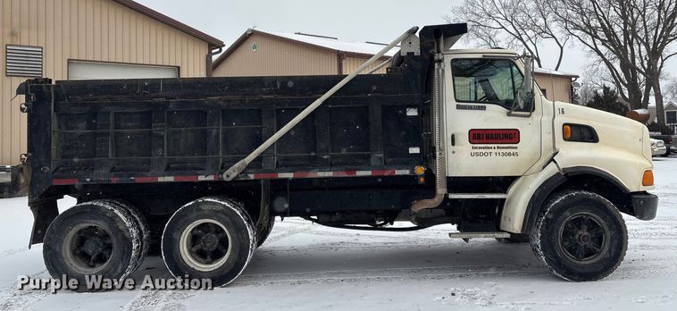image for item FG2604 1997 Ford LT8513 dump truck