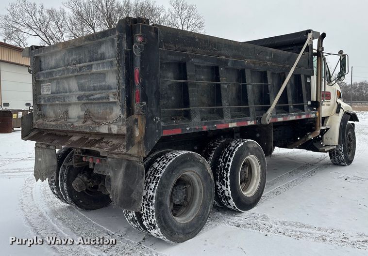 image for item FG2604 1997 Ford LT8513 dump truck