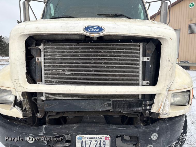 image for item FG2604 1997 Ford LT8513 dump truck