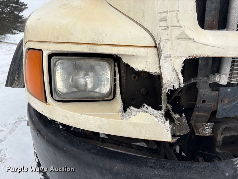 image for item FG2604 1997 Ford LT8513 dump truck