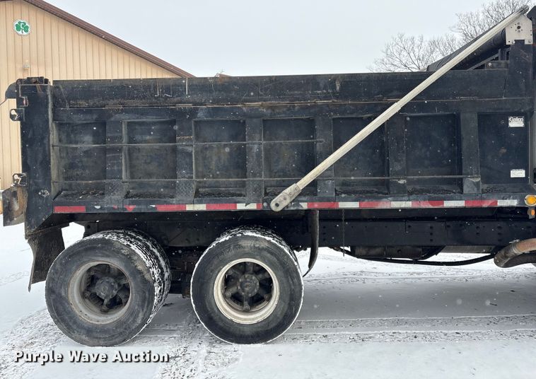 image for item FG2604 1997 Ford LT8513 dump truck