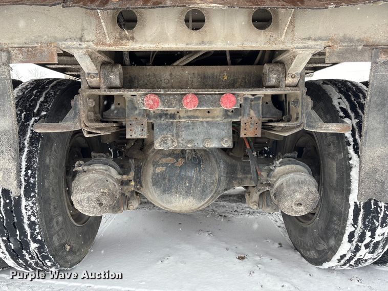 image for item FG2604 1997 Ford LT8513 dump truck