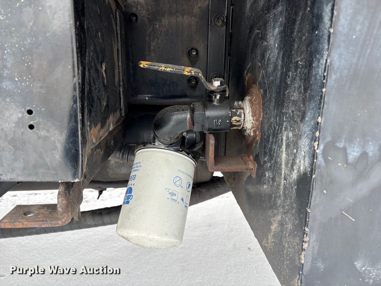 image for item FG2604 1997 Ford LT8513 dump truck