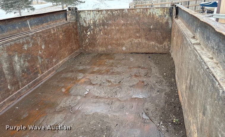 image for item FG2604 1997 Ford LT8513 dump truck