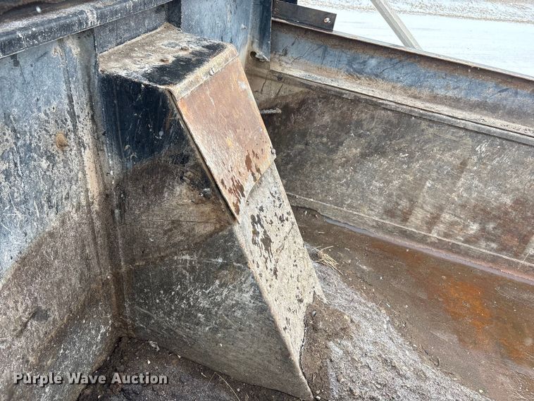 image for item FG2604 1997 Ford LT8513 dump truck